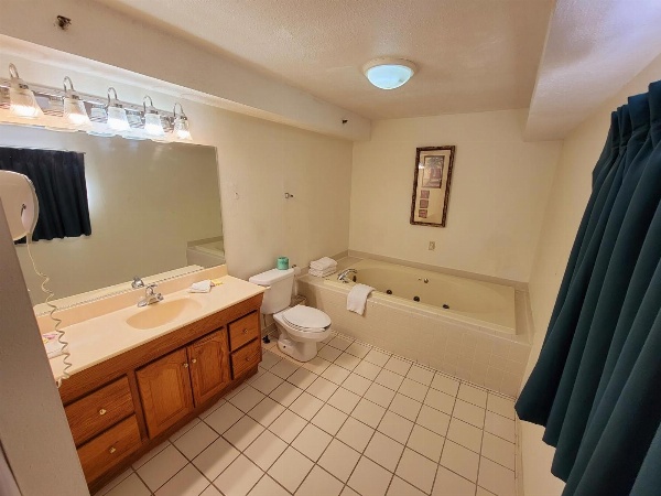 Town Inn image 24