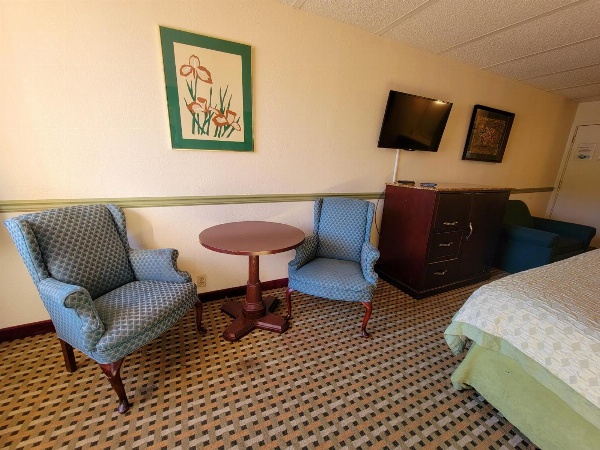Town Inn image 26