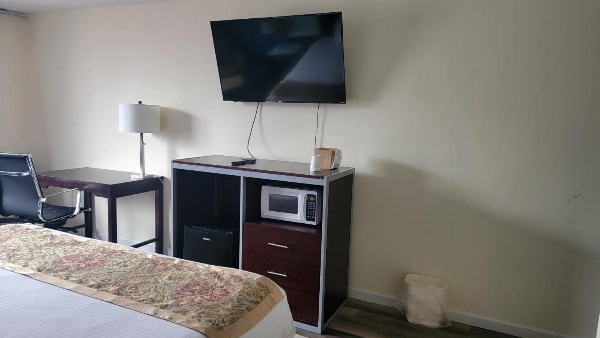 Town Inn image 33