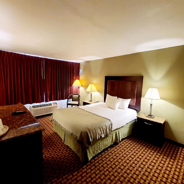 Town Inn image 6